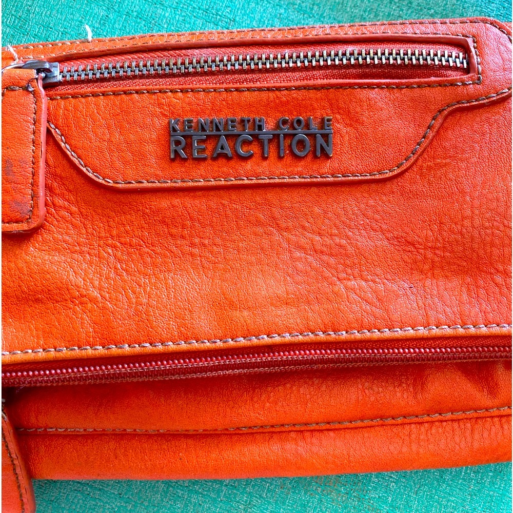 Kenneth Cole reaction, coral Perce lots of pockets